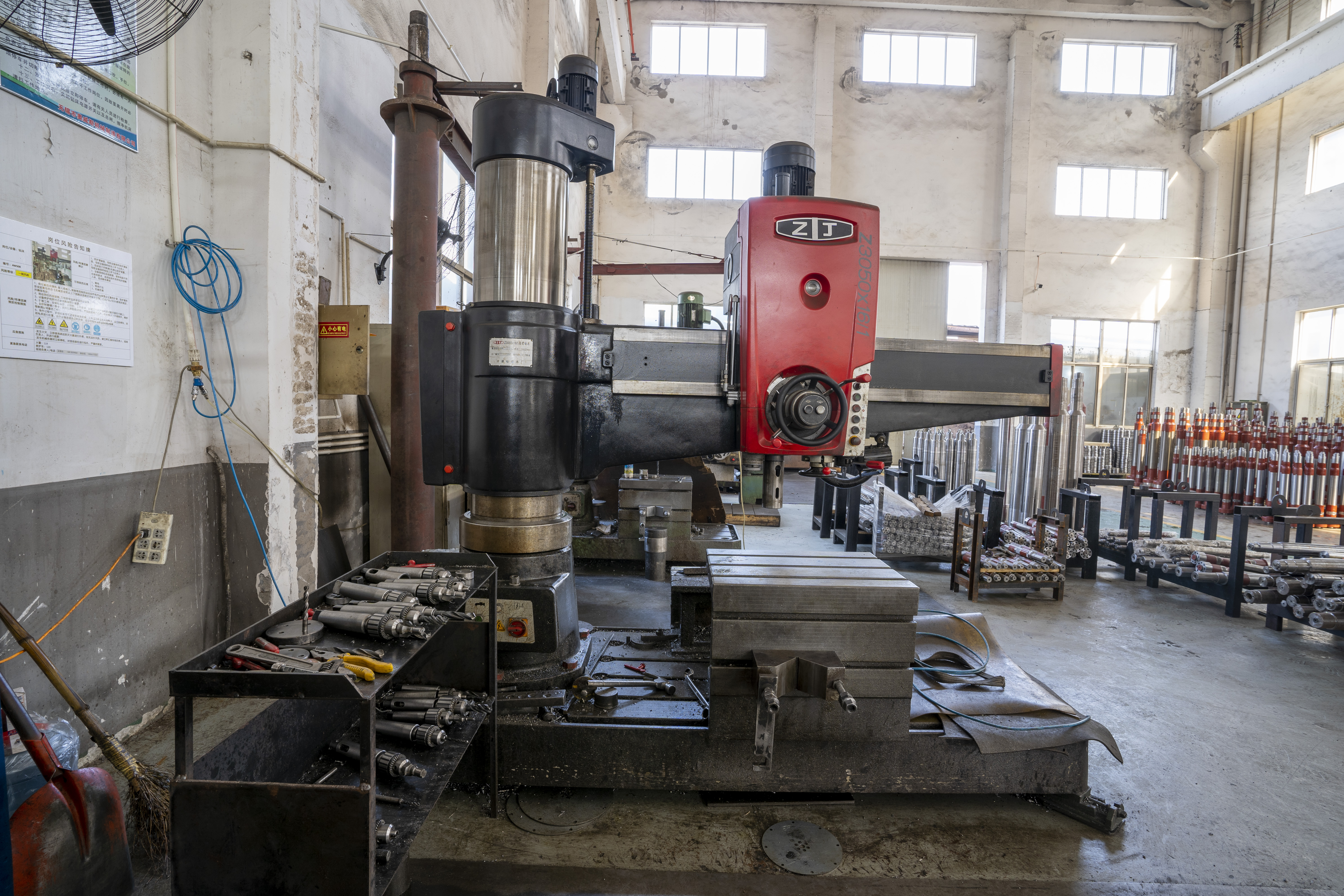 摇臂钻床Radial Drilling Machine(图1)